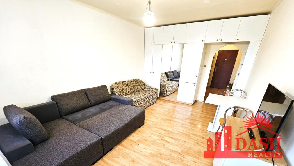 Na prenájom zariadený 1 izbový byt s lodžiou, Trenčín, ul. Západná