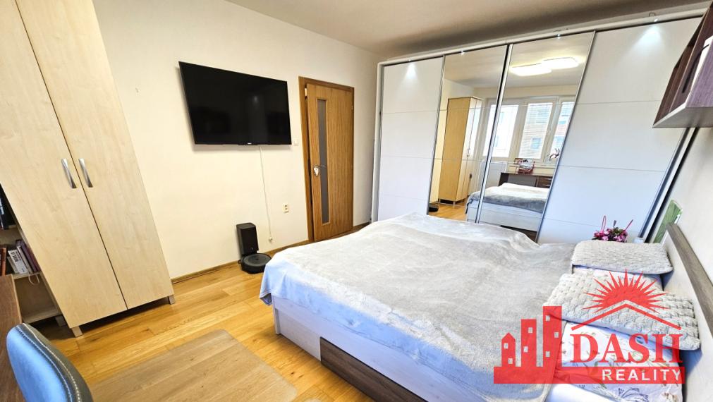 REZERVOVANÉ -Na predaj 3-izbový byt s balkónom, lodžiou, klimatizáciou a parkovaním – Trenčín, Bavlnárska