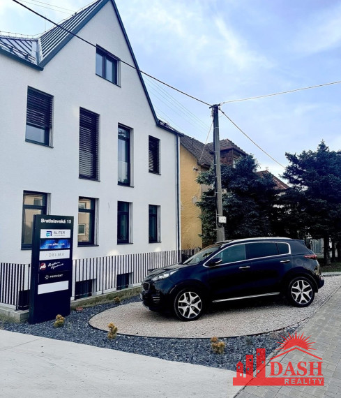 PRENAJATÉ -Na prenájom kancelária, komerčný priestor, Trenčín, 25 m2, Bratislavská