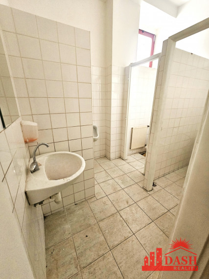 PRENAJATÉ- Na prenájom obchodný priestor, 116 m2, Trenčín, ul. Opatovská, Sihoť