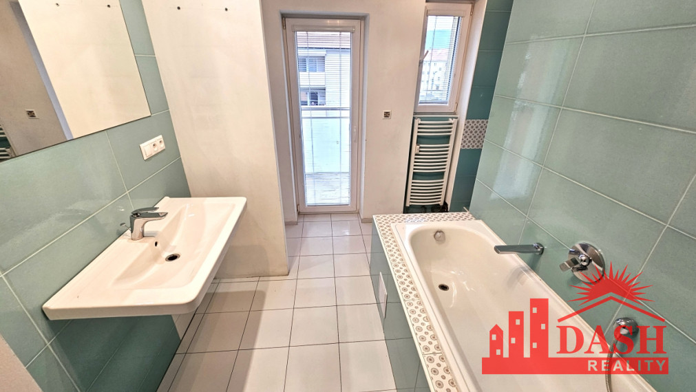 SOLD - For sale, brick 3-room apartment with parking, Trenčín, Sihoť 1, ul. Hodžova