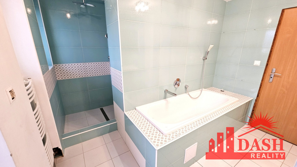 SOLD - For sale, brick 3-room apartment with parking, Trenčín, Sihoť 1, ul. Hodžova