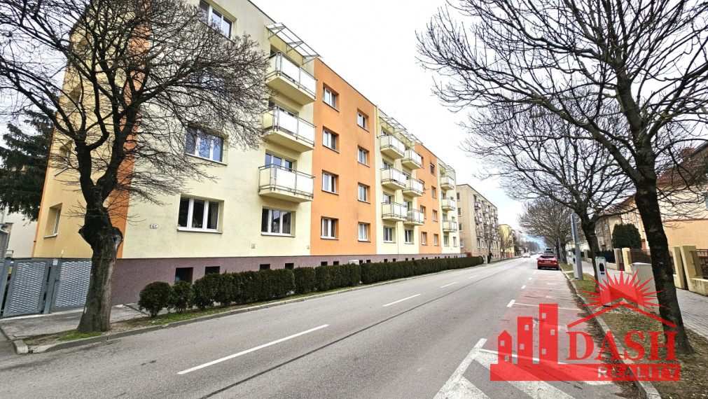 SOLD - For sale, brick 3-room apartment with parking, Trenčín, Sihoť 1, ul. Hodžova