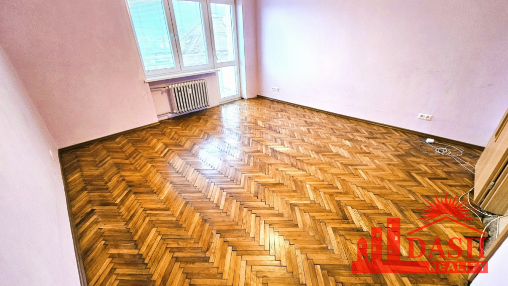 SOLD - For sale, brick 3-room apartment with parking, Trenčín, Sihoť 1, ul. Hodžova