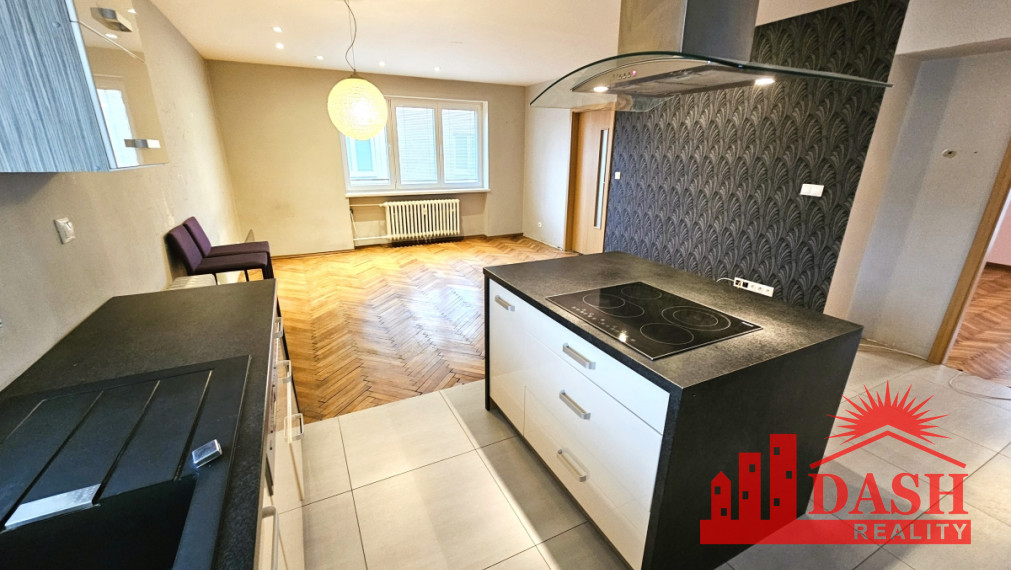 SOLD - For sale, brick 3-room apartment with parking, Trenčín, Sihoť 1, ul. Hodžova
