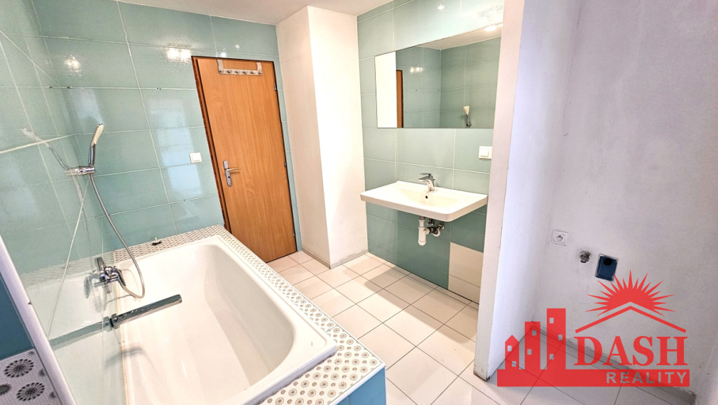 SOLD - For sale, brick 3-room apartment with parking, Trenčín, Sihoť 1, ul. Hodžova