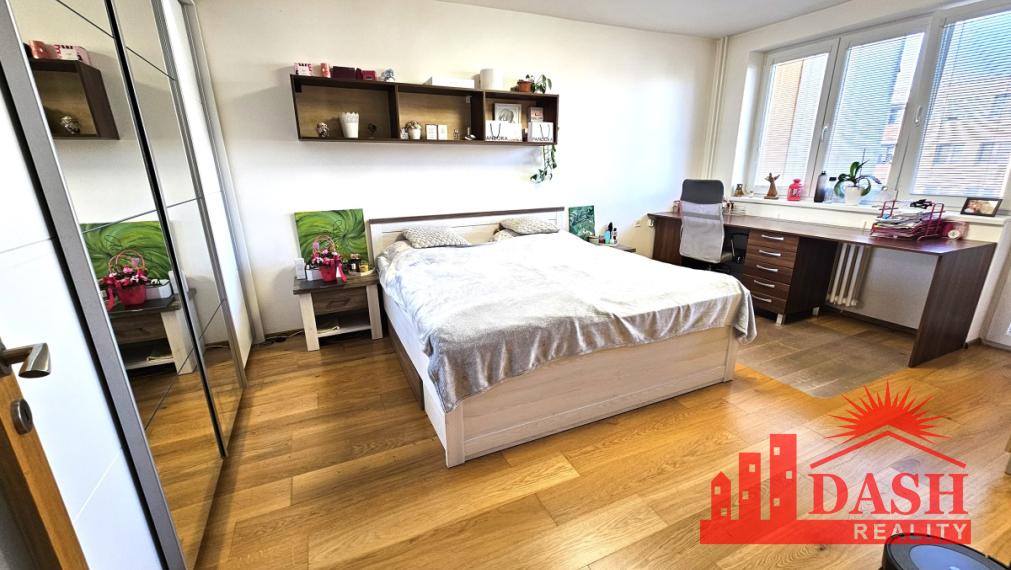 REZERVOVANÉ -Na predaj 3-izbový byt s balkónom, lodžiou, klimatizáciou a parkovaním – Trenčín, Bavlnárska