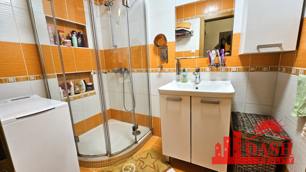 REZERVOVANÉ -Na predaj 3-izbový byt s balkónom, lodžiou, klimatizáciou a parkovaním – Trenčín, Bavlnárska