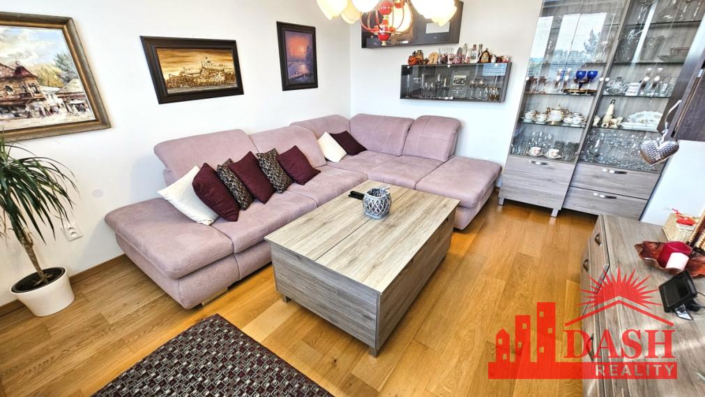 REZERVOVANÉ -Na predaj 3-izbový byt s balkónom, lodžiou, klimatizáciou a parkovaním – Trenčín, Bavlnárska