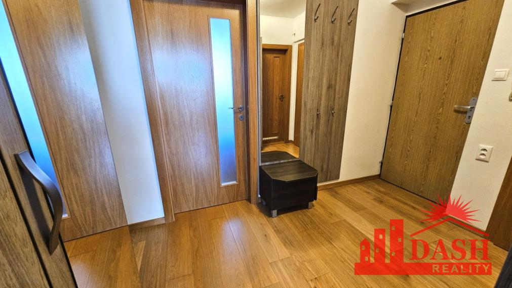 REZERVOVANÉ -Na predaj 3-izbový byt s balkónom, lodžiou, klimatizáciou a parkovaním – Trenčín, Bavlnárska