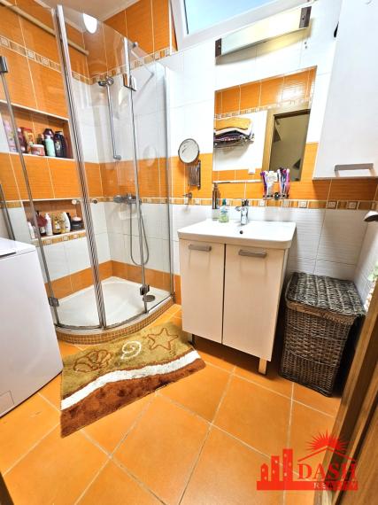 REZERVOVANÉ -Na predaj 3-izbový byt s balkónom, lodžiou, klimatizáciou a parkovaním – Trenčín, Bavlnárska