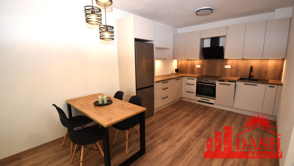 Na prenájom zariadený 2 izbový byt s vyhradeným parkovaním, Trenčín, Odevná