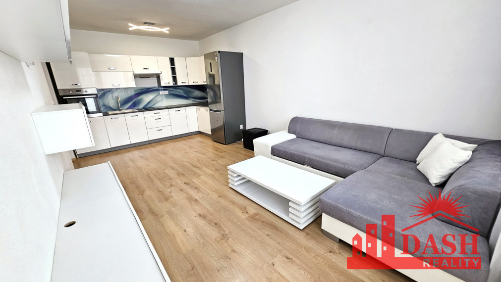 Na prenájom zariadený 2 izbový byt s park. miestom, Trenčín, Zlatovská rezidencia