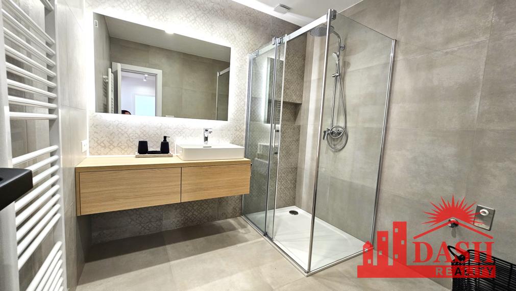 Na prenájom zariadený 3 izbový byt s garážovým parkovaním, Trenčín, Villa park