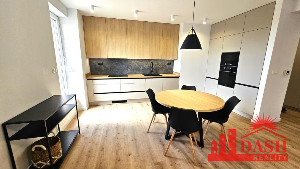 Na prenájom zariadený 3 izbový byt s garážovým parkovaním, Trenčín, Villa park