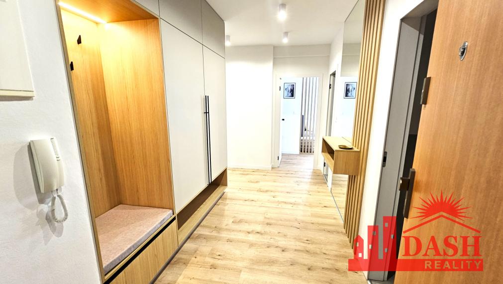 Na prenájom zariadený 3 izbový byt s garážovým parkovaním, Trenčín, Villa park