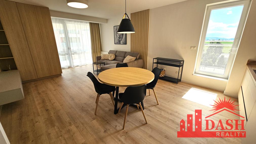 Na prenájom zariadený 3 izbový byt s garážovým parkovaním, Trenčín, Villa park