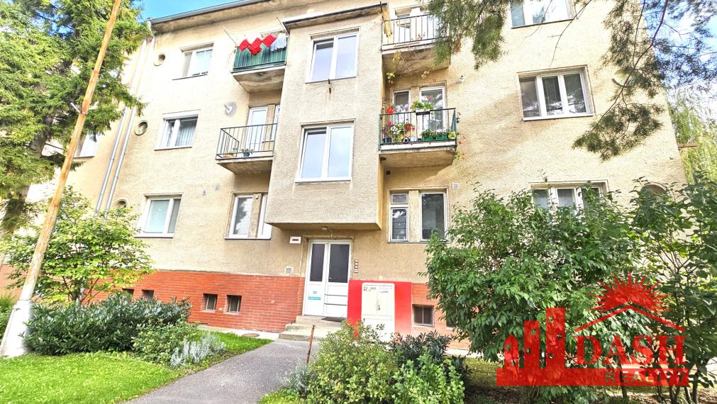 Na predaj veľký 2 izbový byt v centre mesta, 64 m2, Piešťany, A. Dubčeka