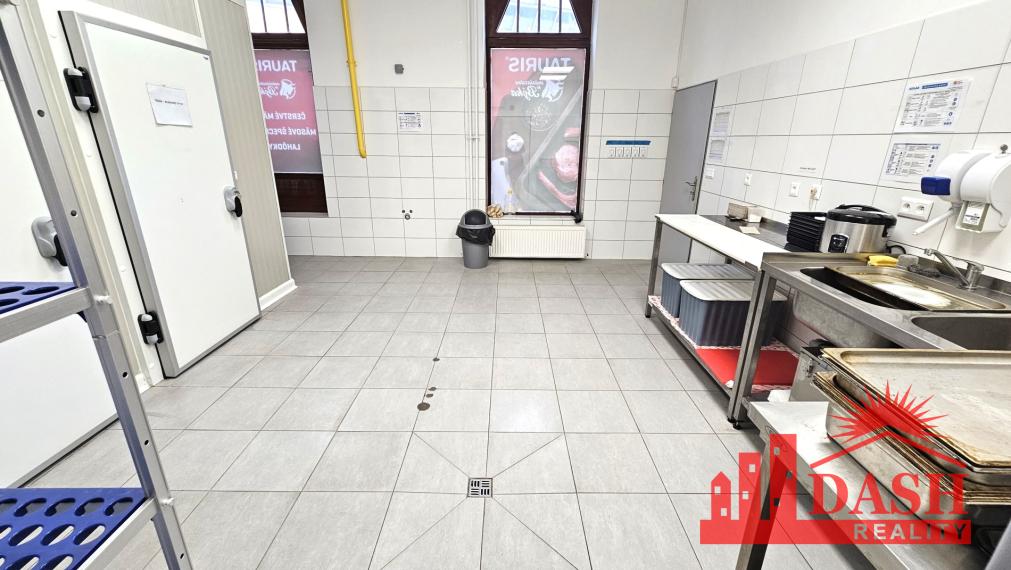 Commercial space for rent, 154 m2, Trenčín, city center