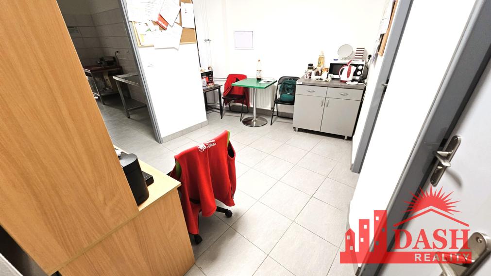 Commercial space for rent, 154 m2, Trenčín, city center