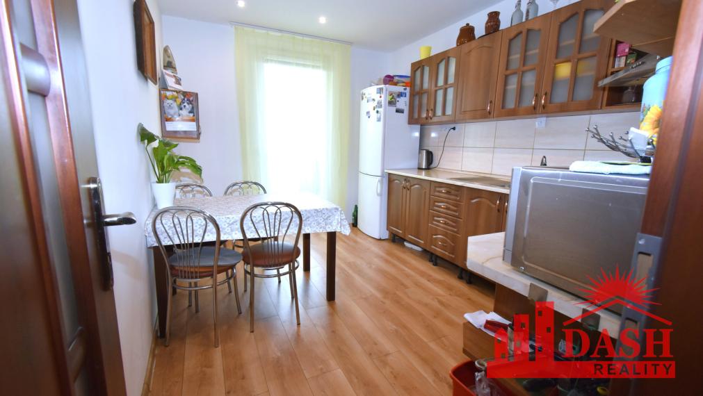 REZERVOVANÉ -Na predaj 3 izbový byt v centre mesta s novou lodžiou, Dubnica nad Váhom, Centrum II