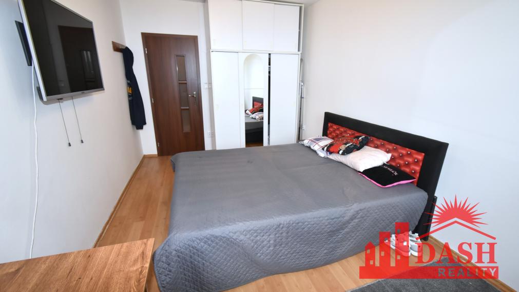 REZERVOVANÉ -Na predaj 3 izbový byt v centre mesta s novou lodžiou, Dubnica nad Váhom, Centrum II