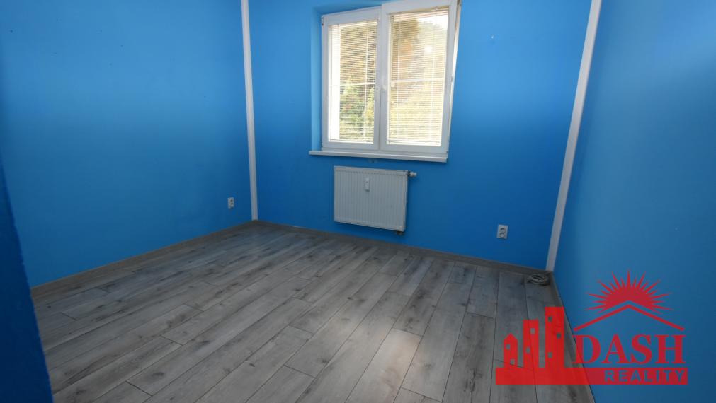 REZERVOVANÉ -Na predaj 2 izbový byt s kuchynským kútom, 41 m2, Trenčianska Teplá
