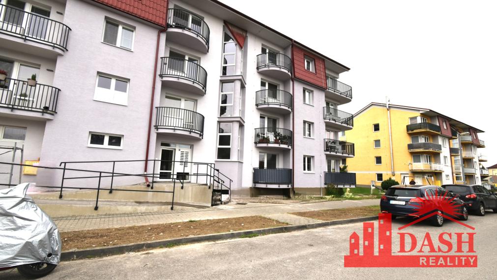REZERVOVANÉ -Na predaj 2 izbový byt s kuchynským kútom, 41 m2, Trenčianska Teplá