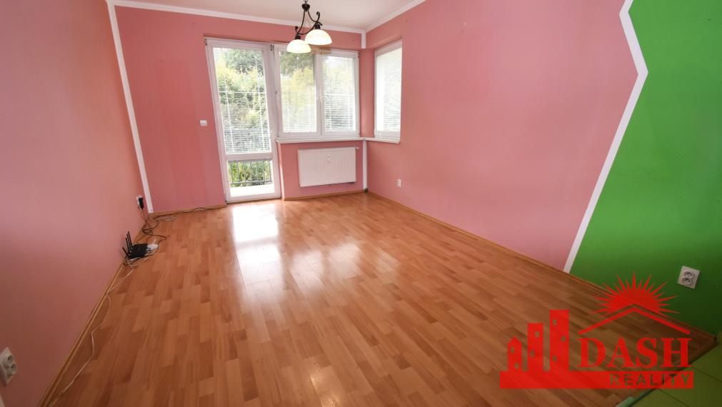 REZERVOVANÉ -Na predaj 2 izbový byt s kuchynským kútom, 41 m2, Trenčianska Teplá