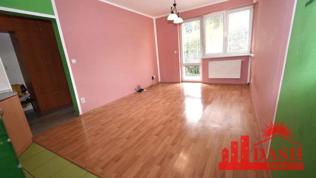 REZERVOVANÉ -Na predaj 2 izbový byt s kuchynským kútom, 41 m2, Trenčianska Teplá