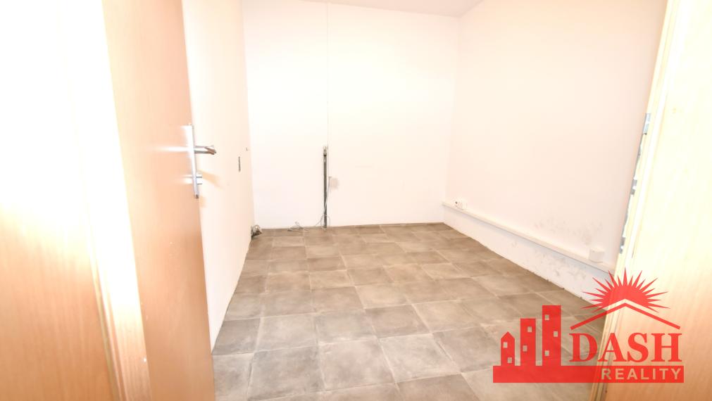 For rent business / commercial space, 131 m2, Trenčín