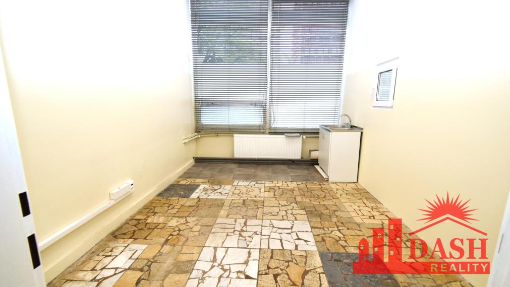 For rent business / commercial space, 131 m2, Trenčín