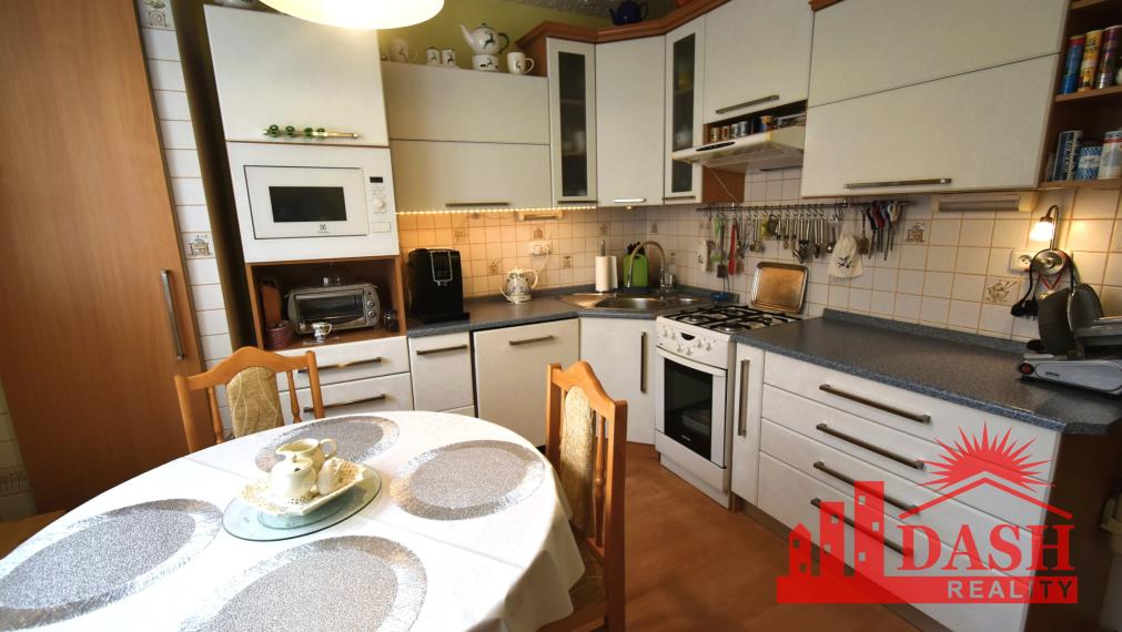 For sale 3-room apartment with a balcony, 77 m2, Trenčín, Halalovka street