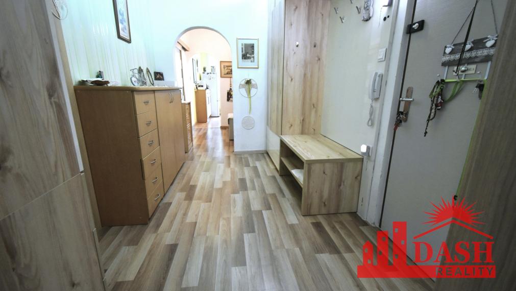 For sale 3-room apartment with a balcony, 77 m2, Trenčín, Halalovka street