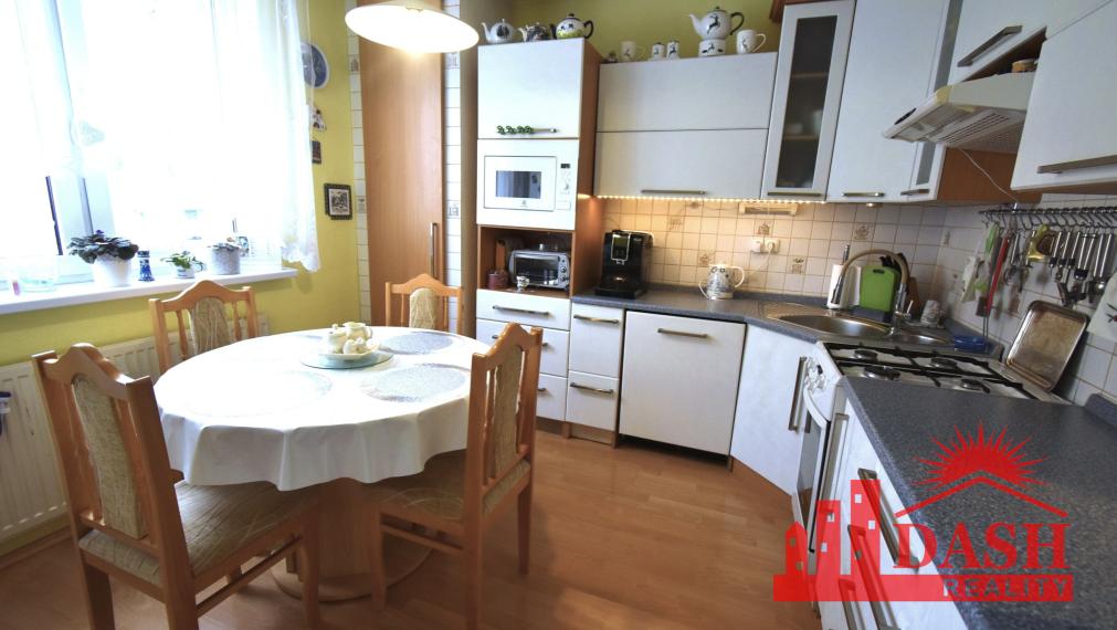 For sale 3-room apartment with a balcony, 77 m2, Trenčín, Halalovka street