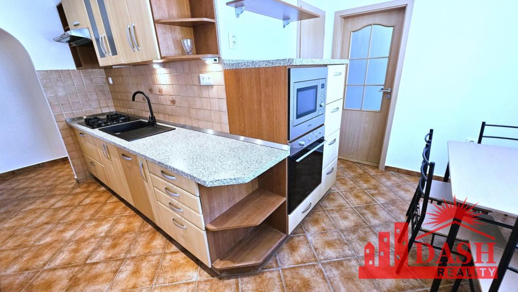 Na prenájom zariadený 3 izbový byt s balkónom, Trenčín, ul. Západná