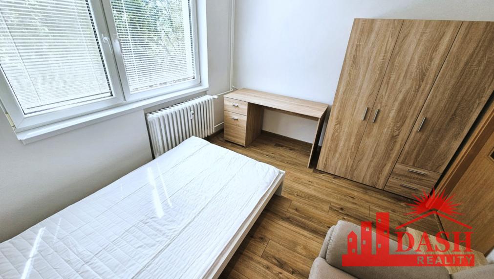 Na prenájom zariadený 3 izbový byt s balkónom, Trenčín, ul. Západná