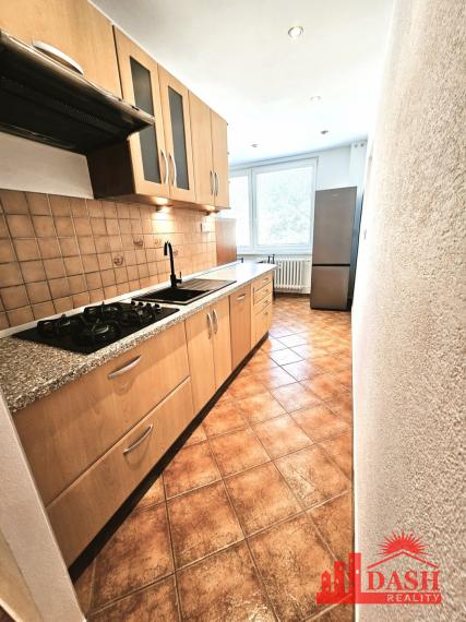 Na prenájom zariadený 3 izbový byt s balkónom, Trenčín, ul. Západná