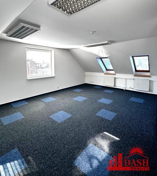 Na prenájom kancelársky priestor blízko centra mesta, 65 m2, Trenčín, ul. Piaristická