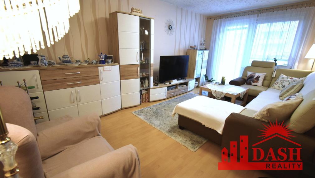 Na predaj veľký 3 izbový byt s lodžiou, 77 m2, Trenčín, Halalovka