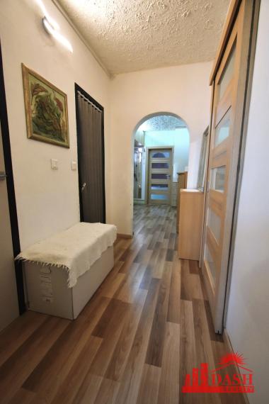 Na predaj veľký 3 izbový byt s lodžiou, 77 m2, Trenčín, Halalovka