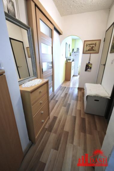 Na predaj veľký 3 izbový byt s lodžiou, 77 m2, Trenčín, Halalovka