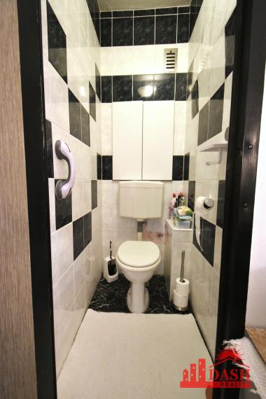 Na predaj veľký 3 izbový byt s lodžiou, 77 m2, Trenčín, Halalovka