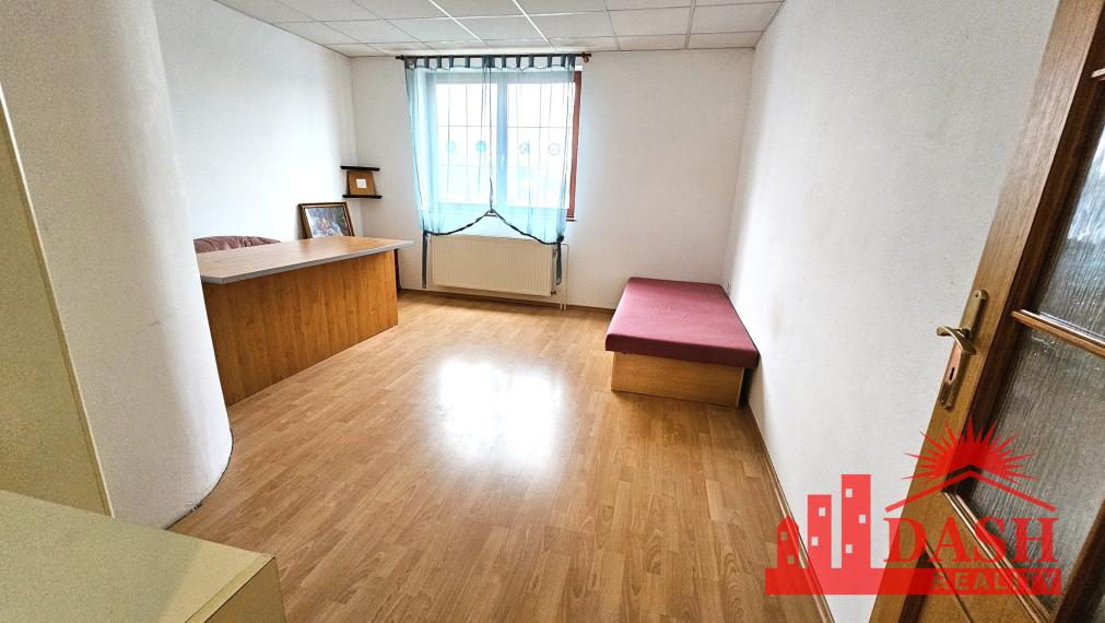 Na prenájom zariadený 3 izbový byt, 120 m2, Trenčín, ul. Opatovská