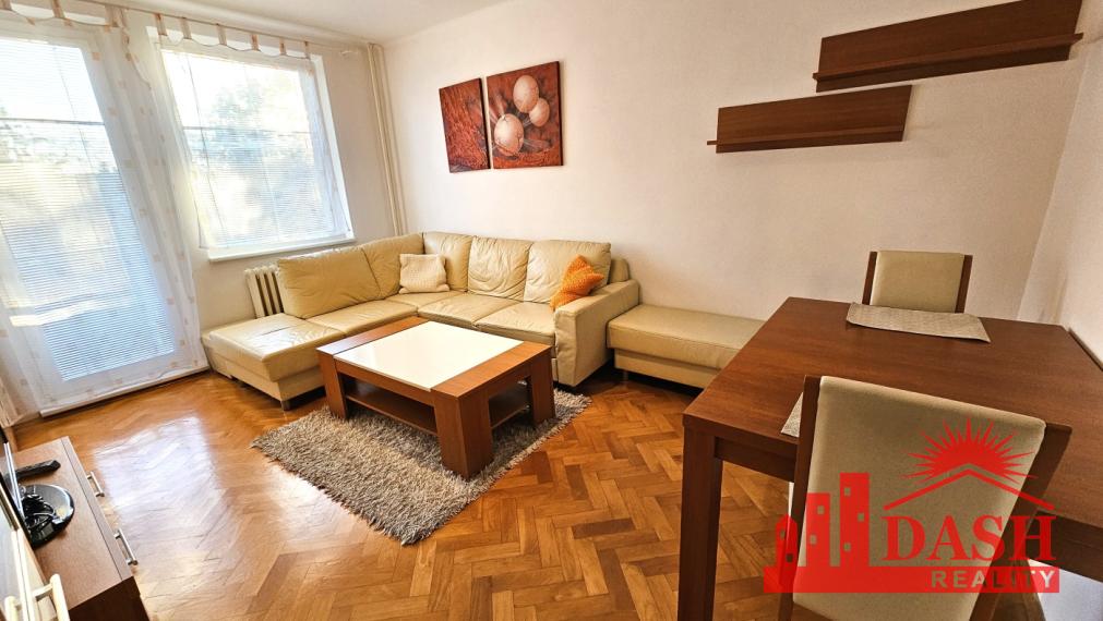 Na prenájom zariadený 3 izbový byt s balkónom v centre Trenčína, Soblahovská