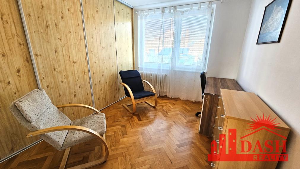 Na prenájom zariadený 3 izbový byt s balkónom v centre Trenčína, Soblahovská