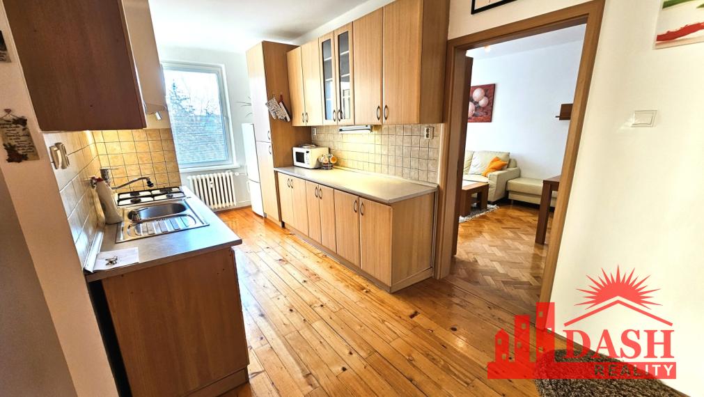 Na prenájom zariadený 3 izbový byt s balkónom v centre Trenčína, Soblahovská