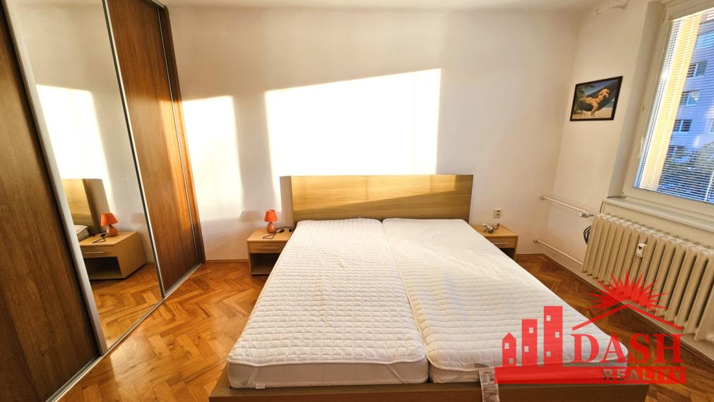 Na prenájom zariadený 3 izbový byt s balkónom v centre Trenčína, Soblahovská