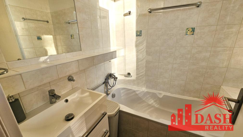 Na prenájom zariadený 3 izbový byt s balkónom v centre Trenčína, Soblahovská