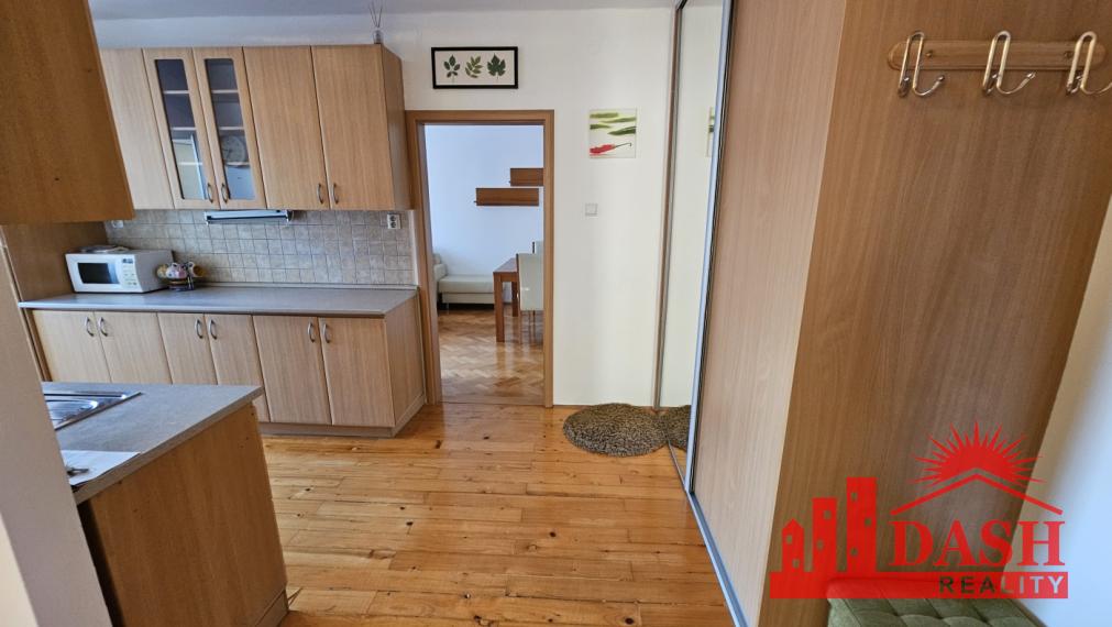 Na prenájom zariadený 3 izbový byt s balkónom v centre Trenčína, Soblahovská